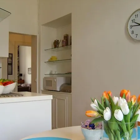 Essexhome Apartment *